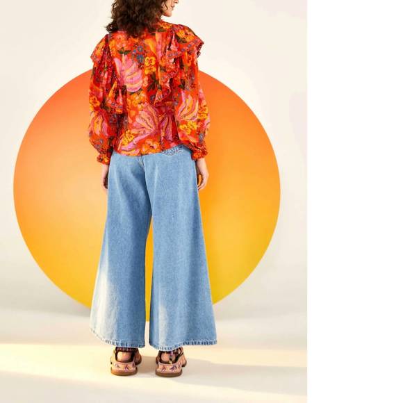 Nwt farm rio red spring bananas blouse in red spring bananas - Picture 2 of 3